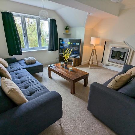 Large Apartment With Parking Guildford Exterior foto